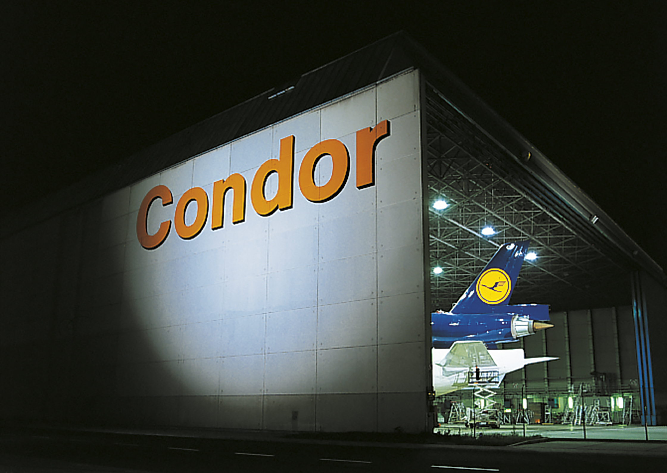 Condor_Hangar_aufgeblasen Kopie 2